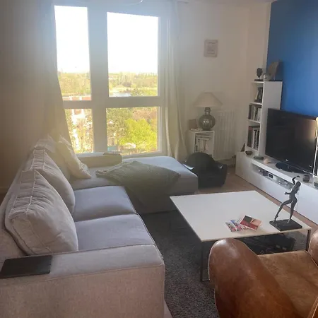 Apartment Spacieux, Wi-fi, A 2 Min A Pied Du De