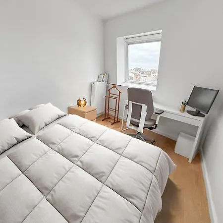Apartment Spacieux, Wi-fi, A 2 Min A Pied Du De *