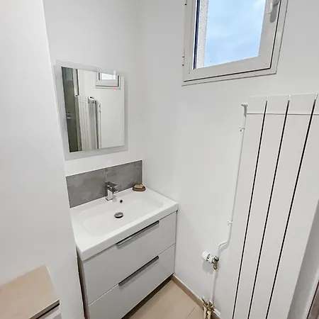 Apartment Spacieux, Wi-fi, A 2 Min A Pied Du De *